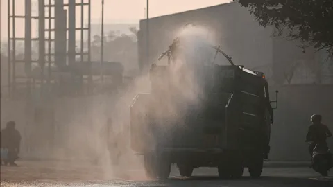 กรุงนิวเดลีคุมเข้ม จำกัดรถยนต์–ลดคนเข้าออฟฟิศ หวังสกัดวิกฤตฝุ่นพิษรุนแรง