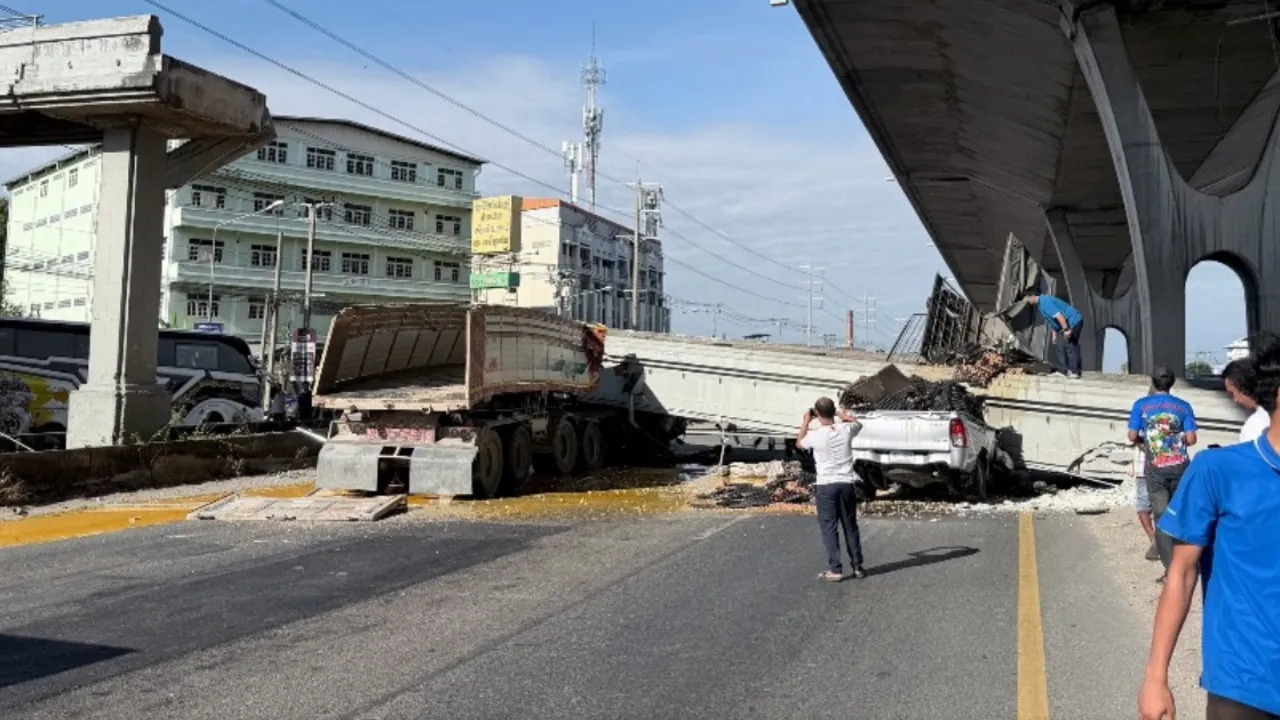 ด่วน สะพานลอยถล่มทับรถ ถ.บางนา-ตราด กู้ภัยเร่งช่วยคนติดภายใน