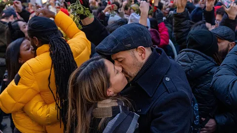 จุมพิตทุบสถิติโลก