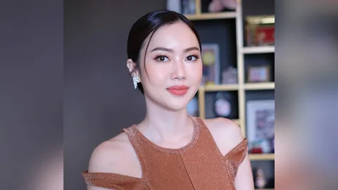 “ชญาภา” น้องสาว “ยศชนัน” วอนหยุดนำความสัมพันธ์ในอดีตมาโจมตีทางการเมือง ยันรักชาติ