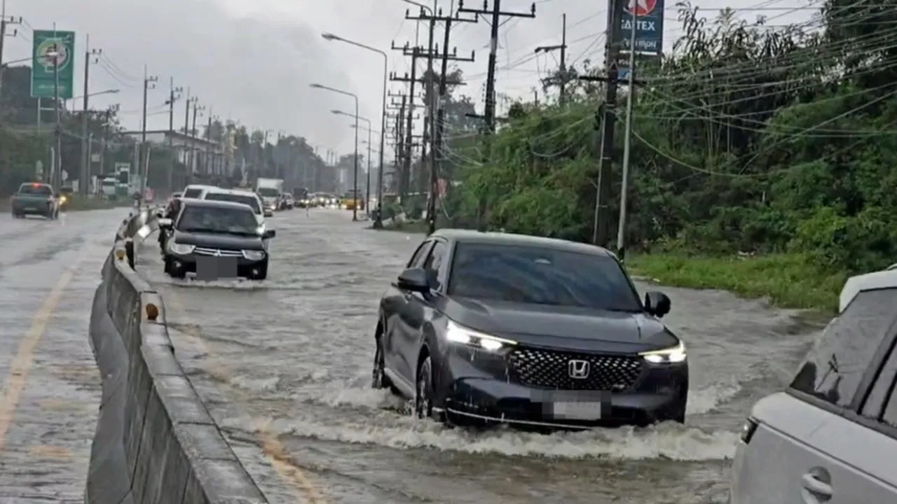 รัฐบาลเตือนประชาชน ฝนตกหนักต่อเนื่อง 2 วัน “ยกธงเหลือง” 4 ชุมชน เทศบาลนครหาดใหญ่