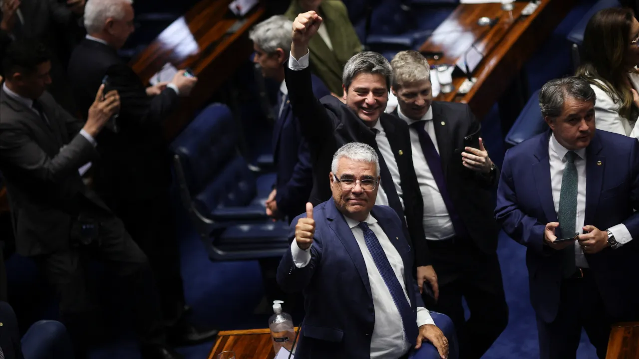 สภาบราซิลผ่านกฎหมาย ลดโทษจำคุก อดีต ปธน.โบลโซนาโร