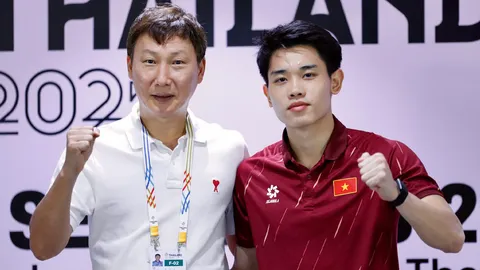 ได้ทีเอิด! ดิงห์ บัค เบอร์ 7 เวียดนาม ประกาศศักดาราชาอาเซียน หลังคว้าแชมป์ซีเกมส์ 2025