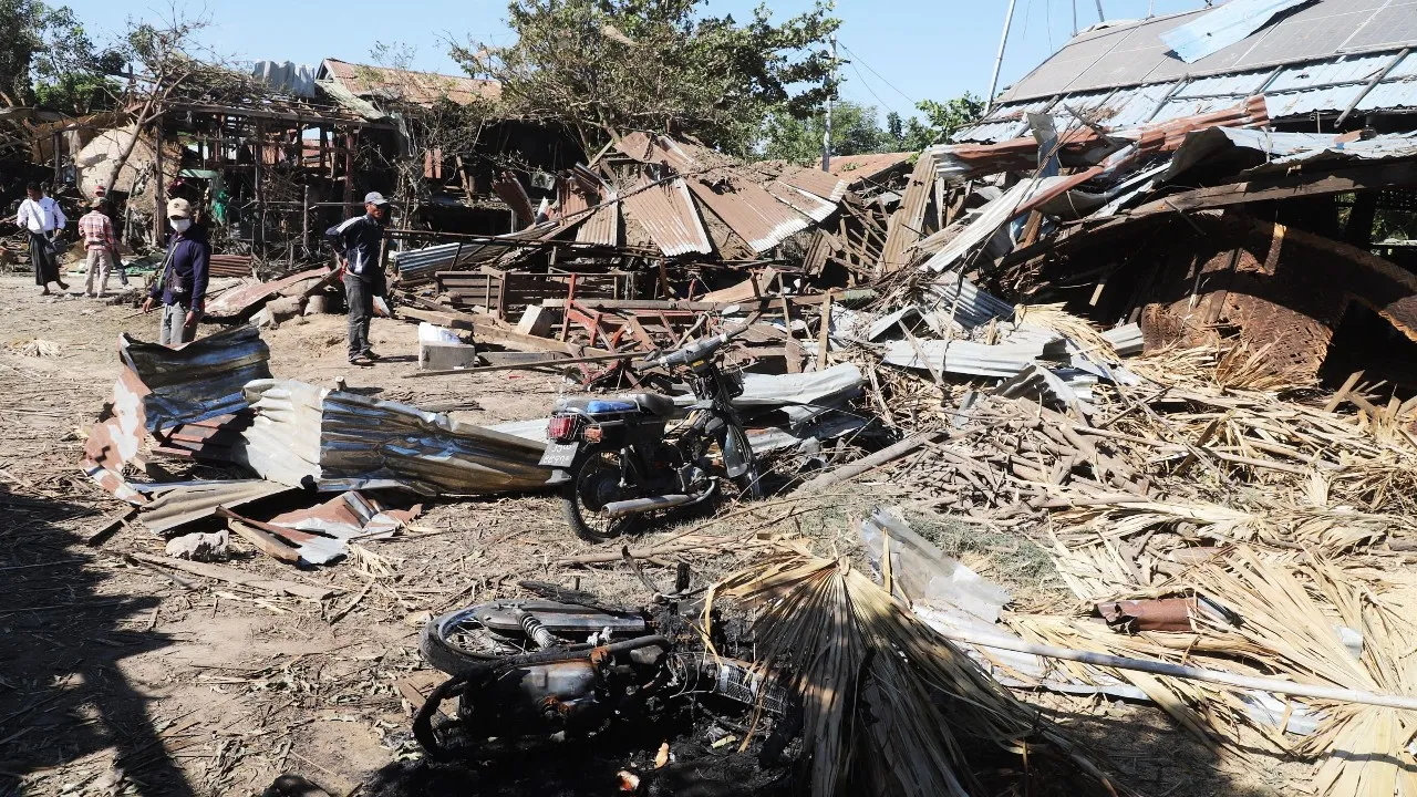 กองทัพเมียนมาจัดหนักก่อนเลือกตั้งทิ้งระเบิด–ยิงถล่มพื้นที่พลเรือนในเขตสะกายดับเพียบ