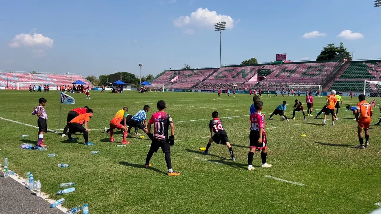 มาตามฝัน เด็กจากทั่วประเทศกว่า 800 คน ลุยคัดตัวเข้าโรงเรียน อบจ.ชัยนาท