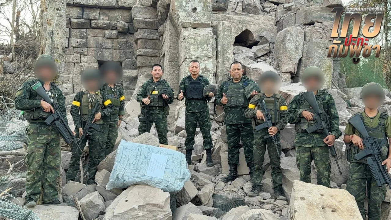 "บิ๊กกุ้ง" ลงพื้นที่ปราสาทตาควาย-เนิน 350 ให้กำลังแนวหน้า จุดธูปไหว้แผ่นดินไทย