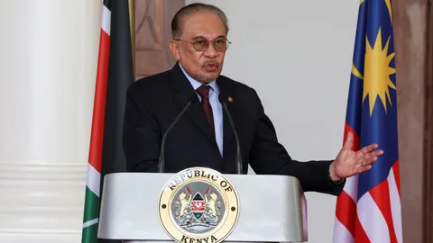 อันวาร์จี้ไทย-กัมพูชา หาทางออกอย่างสันติ ในการประชุมอาเซียน 22 ธ.ค.นี้