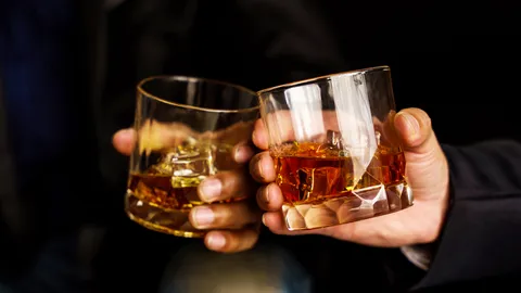 สธ.เล็งให้ร้านขายเหล้าร่วมรับผิดชอบ จำหน่ายแอลกอฮอล์คนเมาแล้วก่อเหตุ