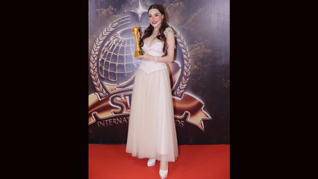 ปิ๊งปิ๊ง รภัทร สุดปลื้ม รับรางวัลผู้สร้างแรงบันดาลใจยอดเยี่ยม