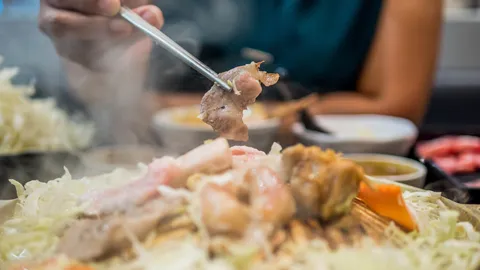 รวมเมนูอาหารปีใหม่ทำเองที่บ้าน ครบทั้งไทย-ฝรั่ง-ญี่ปุ่น ฉลองรับปี 2026