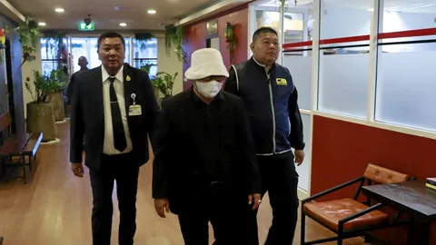 รวบ "นายก อบต.หัวหว้า" รีด 6.5 ล้าน จากผู้รับเหมา ค่าใบอนุญาตก่อสร้างโกดัง