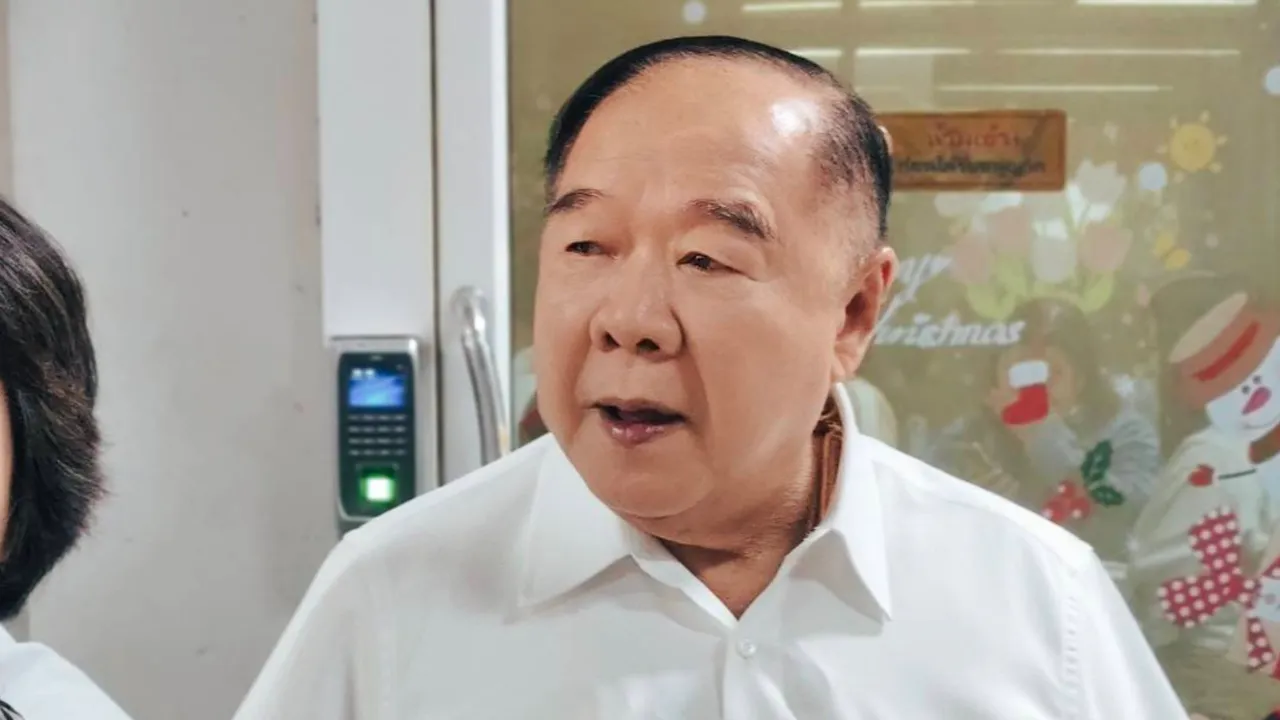 “บิ๊กป้อม” ยิ้มแย้ม อดีตบิ๊กทหารตบเท้าร่วมรับพรปีใหม่ พปชร. แจง ยังไม่ได้วางมือตอนนี้