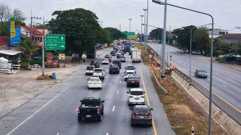 คนเริ่มเดินทางกลับบ้าน ถนนมิตรภาพ มุ่งหน้าสู่ภาคอีสาน ปริมาณรถหนาแน่นสะสม