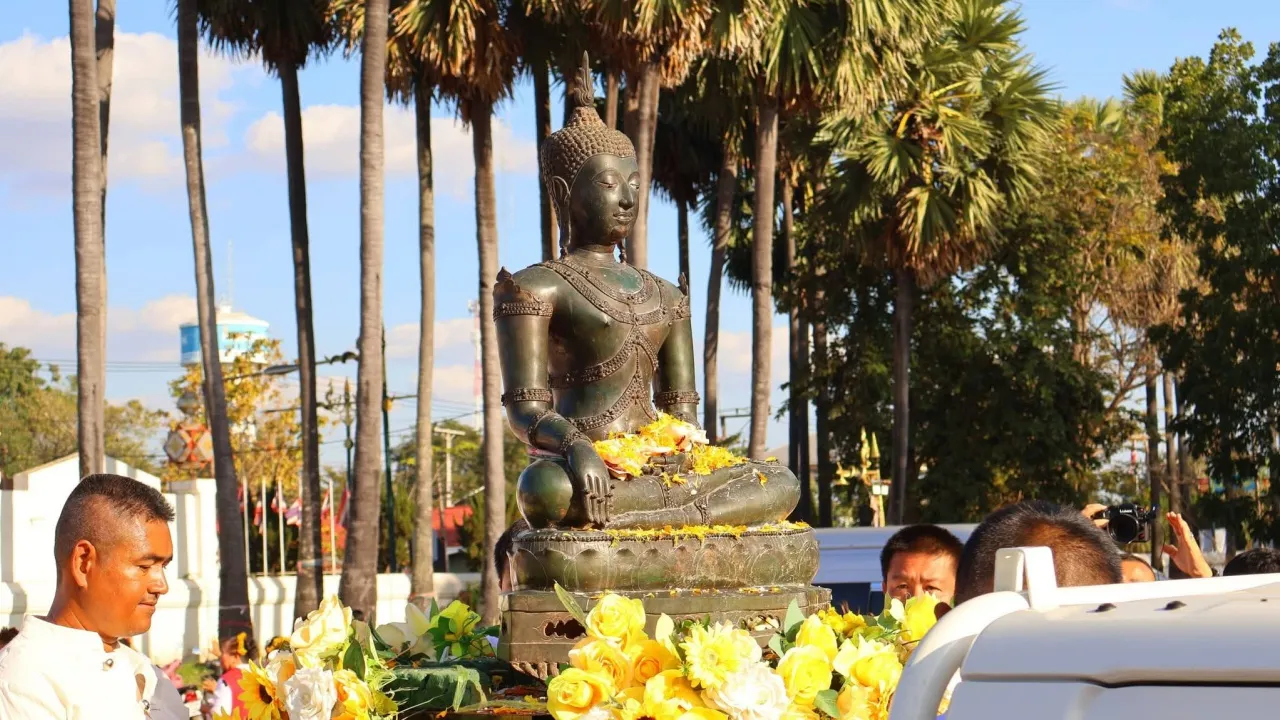 อัญเชิญ "พระเจ้าตองทรงเครื่อง" กลับคืนสู่เมืองพะเยา หลังสูญหายไปนานกว่า 65 ปี