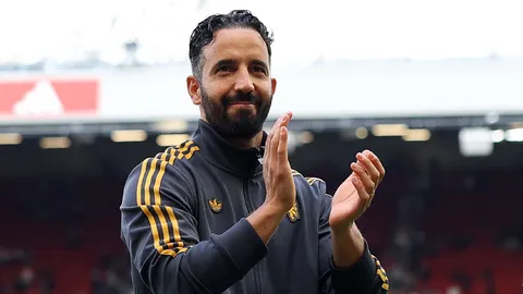 อโมริมตาถึง "แมนยู" ร่วมวงล่า "แข้งเนื้อหอม" เสริมทัพตรงจุด แย่งกัน 5 ทีม