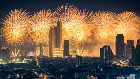 รวม 9 พิกัด "เคาท์ดาวน์ 2026" กรุงเทพฯ ดูพลุอลังการ คอนเสิร์ตจัดเต็ม รับปีใหม่ 2569