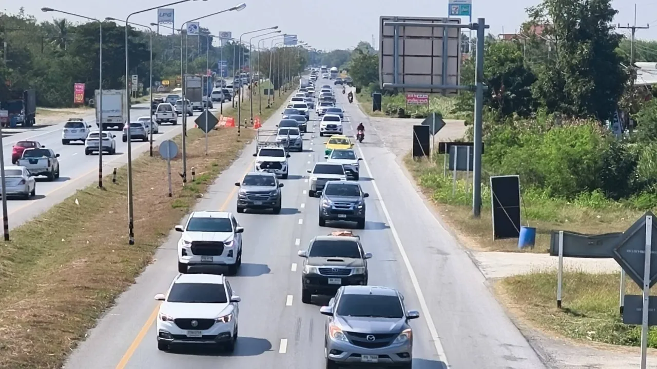 ​ถนนมิตรภาพ ช่วงนครราชสีมา รถเริ่มเยอะ คาดค่ำนี้คนเดินทางเพิ่มขึ้น