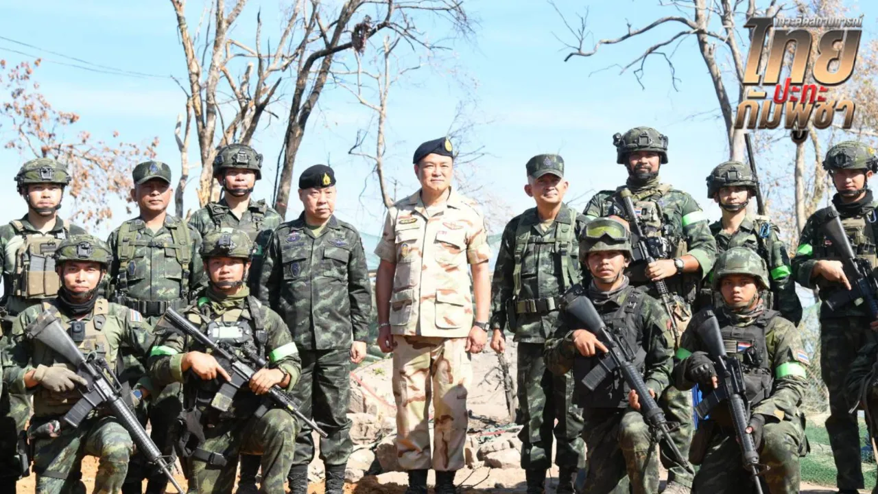 นายกฯ ขึ้นปราสาทตาควาย-เนิน 350 เยี่ยมให้กำลังใจกำลังพล - เคารพทหารพลีชีพ