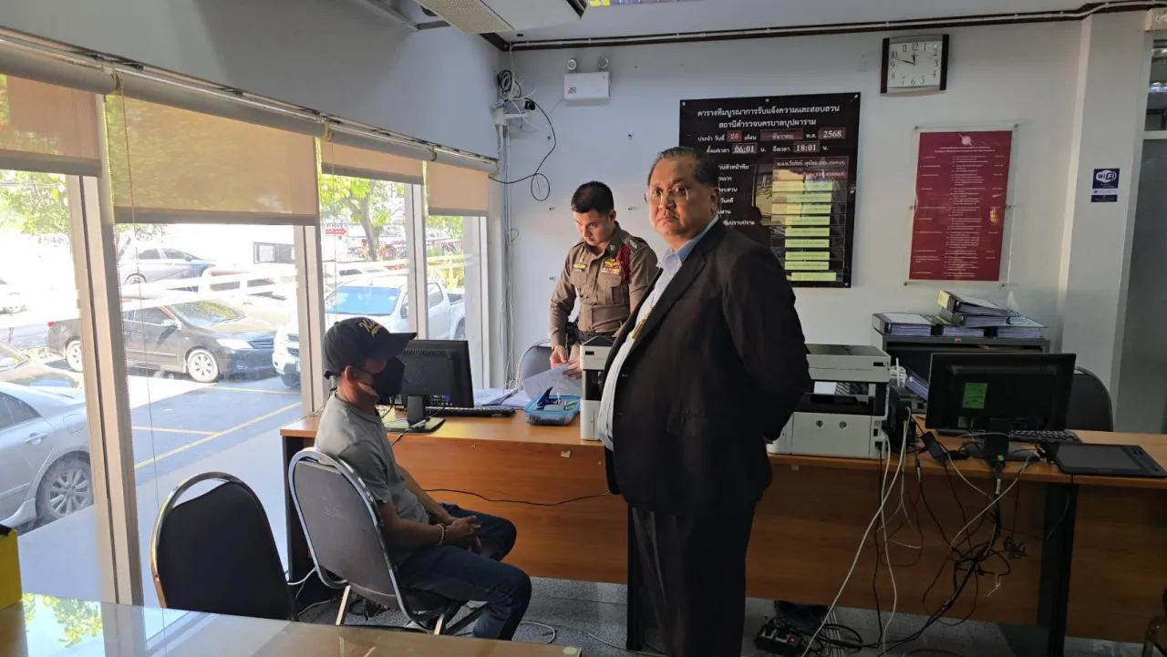 หนึ่งในผู้ต้องหาคดี “บิ๊กโจ๊ก” แจ้งความ อ้างถูก ตร. อุ้ม บังคับเขียนข้อความ