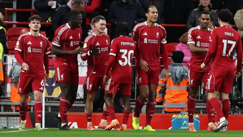 "ลิเวอร์พูล" เปิดศึก "คู่แข่งพรีเมียร์ลีก" แย่ง "แนวรุกตัวฉกาจ" ต้นสังกัดตอบสนองทันที