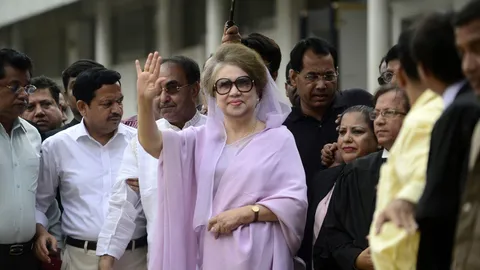 "คาเลดา เซีย" อดีตนายกฯ หญิงคนแรกของบังกลาเทศ ถึงแก่อสัญกรรมในวัย 80 ปี