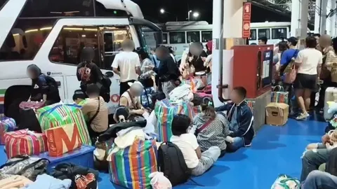 "สถานีขนส่งหมอชิต 2" คนยังหนาแน่น แห่เดินทางกลับบ้านช่วงเทศกาลปีใหม่ 2569