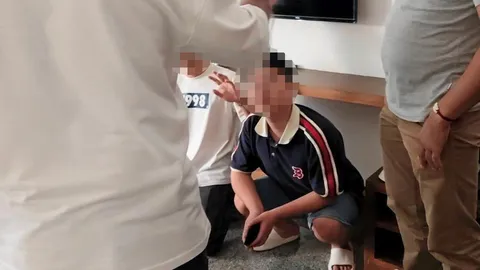 อ้างเป็นตำรวจ อุ้มรีดชาวจีน ขังเรียกค่าไถ่ 6 แสน ถูกรวบยกแก๊ง 6 คน