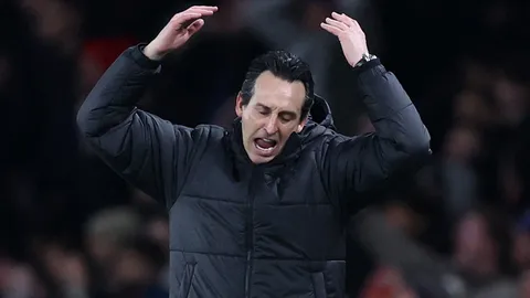 เห็นด้วยไหม "เอเมรี่" ระบายสาเหตุทำ วิลล่า แพ้ อาร์เซนอล จบสถิติชนะ 11 นัดติด (คลิป)