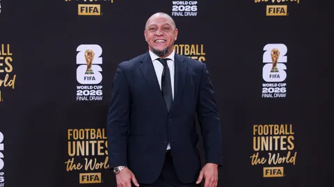 "คาร์ลอส" ตำนานแข้งบราซิล ถูกหามส่งโรงพยาบาลด่วนหลังหัวใจวายเฉียบพลัน ล่าสุดพ้นขีดอันตรายแล้ว