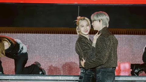 ซี–นุนิว เสิร์ฟโมเมนต์หวาน เคมีสะกดใจแฟนๆ Amazing Thailand Countdown 2026 at ICONSIAM