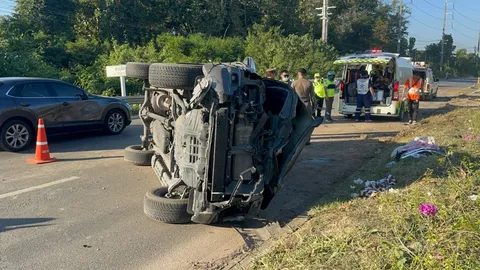 รถกระบะเฉี่ยวชนกันสนั่นถนนน่าน-เวียงสา บาดเจ็บ 10 ราย หวิดดับหมู่