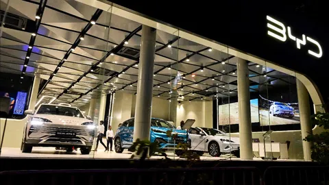  BYD จีนจ่อแซง Tesla ขึ้นแท่นผู้นำรถยนต์ไฟฟ้าโลก ด้วยยอดขายทะลุ 2.25 ล้านคัน