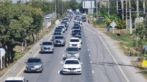 ประชาชนทยอยเดินทางกลับ หลังหยุดยาวฉลองปีใหม่ ทำถนนมิตรภาพรถติด