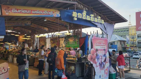 “ลูกชิ้นยืนกิน” บุรีรัมย์คึกคัก นทท. แห่หิ้วกลับกรุง ร้านเร่งเพิ่มกำลังผลิตวันละ 200 กิโลกรัม