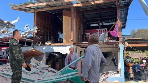 ทหารเข้าช่วยเหลือ 4 จุด ชายแดน ศรีสะเกษ บ้านเรือนเสียหายเกิน 70%