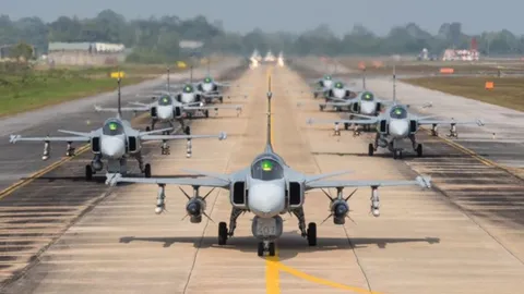 กองทัพอากาศจัดเต็มงานวันเด็กแห่งชาติ ขนเครื่องบิน 22 แบบมาให้ดู พร้อมโชว์การบินผาดแผลง