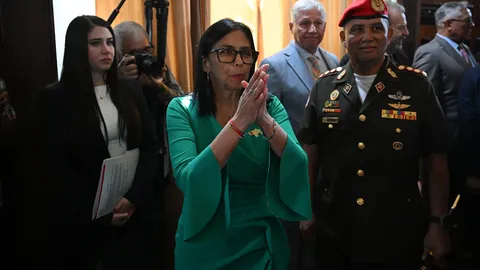 เดลซี โรดริเกซ สาบานตนรับตำแหน่ง รักษาการ ปธน.เวเนซุเอลาแล้ว