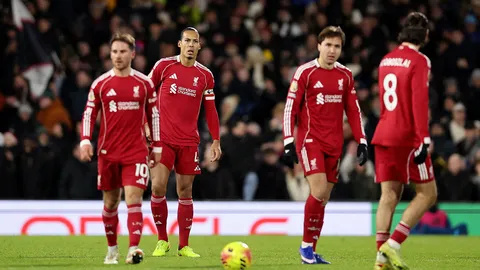 สะเทือนลิเวอร์พูล "ทีมคู่แข่ง" เจอข่าวร้ายล่าสุด ผุดแผนเสริมทัพทันที งานนี้กระทบหงส์แดง