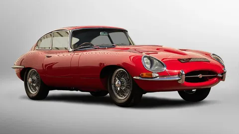 พาไปชมรถคลาสสิกจากแบรนด์ Jaguar และ  Land Rover ที่คนไทยนิยมชมชอบ