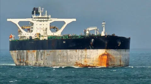 สหรัฐฯ ยึดเรือน้ำมันติดธงรัสเซียได้แล้ว หลังไล่ตามมา 2 สัปดาห์