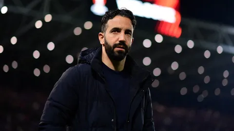 สุดเซอร์ไพรส์ "อโมริม" อาจได้คุมทีมดีกรีแชมป์ หลังโดน แมนยู ปลดฟ้าผ่า