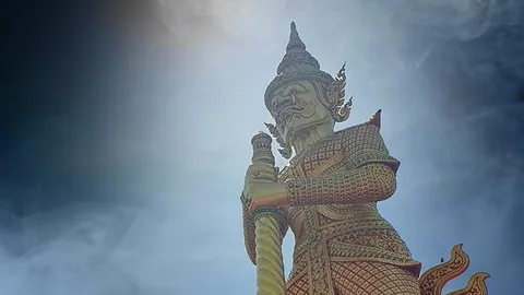 บูชา"ท้าวเวสสุวรรณ"ฉบับจัดเต็ม เคล็ดลับขอพรให้ได้งาน-รับโชค-ปลดหนี้ พร้อมคาถา