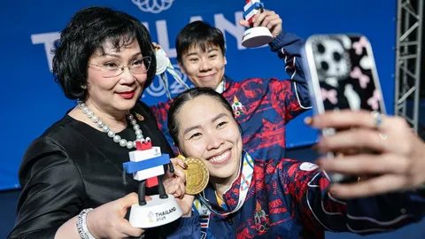 คุณหญิงปัทมายืนหนึ่ง