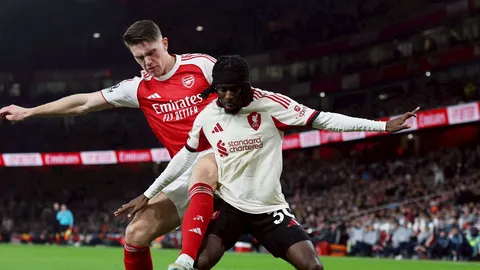 “โยเคเรส” ฟอร์มจืดสนิท! สถิติเกม อาร์เซนอล เสมอ ลิเวอร์พูล “เนวิลล์” ซัดไร้ประโยชน์