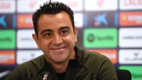 จับตาดีลช็อก! โรมาโนยัน “ชาบี” เปิดกว้างรับงานแมนยูฯ หลังตำแหน่งว่าง อโมริม โดนปลด