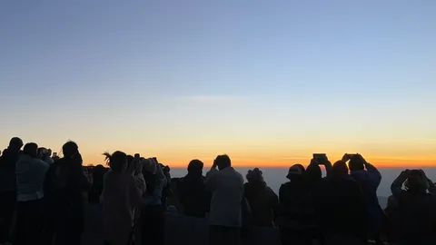 สภาพอากาศเช้านี้ "ดอยอินทนนท์" ยังคงหนาวต่อเนื่อง อุณหภูมิต่ำสุด 3 องศาฯ