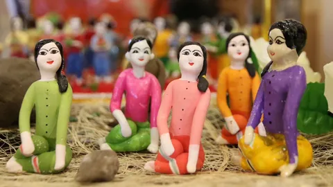 กรมทรัพย์สินฯ ขึ้นทะเบียน GI "ตุ๊กตาชาววังบ้านบางเสด็จ" ของดีจังหวัดอ่างทอง