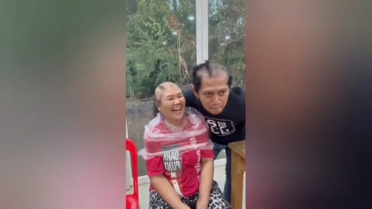 ไวรัลซึ้งใจ สามีโกนหัวเป็นเพื่อนภรรยา อยู่เคียงข้างในวันที่ป่วยเป็นมะเร็ง