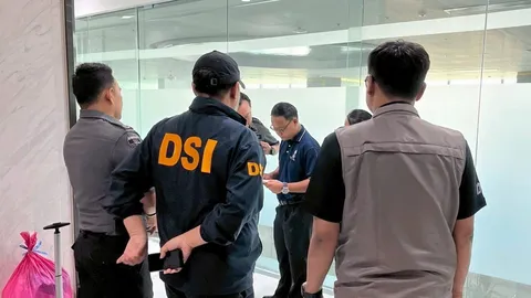 ส่ง อว. เช็กเครื่องสแกนม่านตา หวั่นถ่ายข้อมูล 1.2 ล้านคนไทย จี้ ก.ล.ต. แจ้งจับ