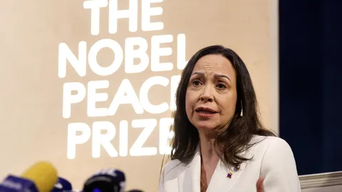 สถาบันโนเบลยันรางวัลสันติภาพ "โอนให้กันไม่ได้" หลังผู้นำฝ่ายค้านเวเนฯ เปรยจะยกรางวัลให้ "ทรัมป์"